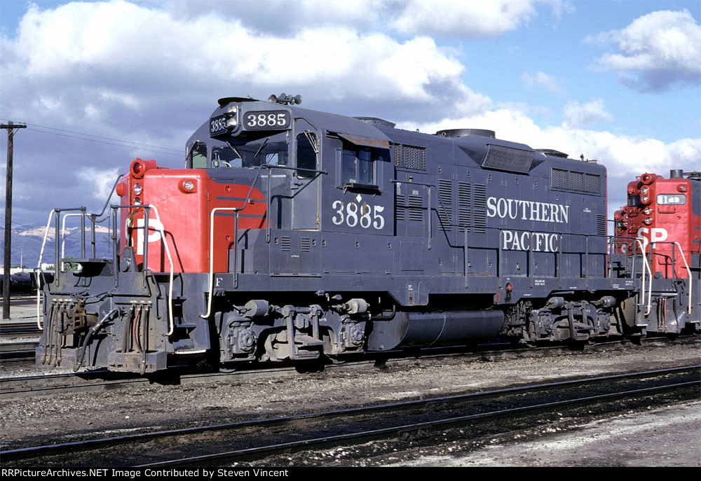 Southern Pacific GP9R SP #3885